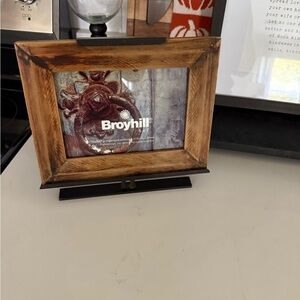 Broyhill Wood Metal Picture Photo Frame Easel Stand Holds 5x7 Pictures